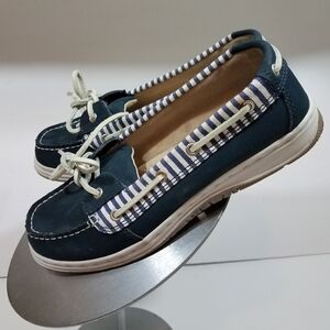 Khombu Navy and White Loafer 8.5